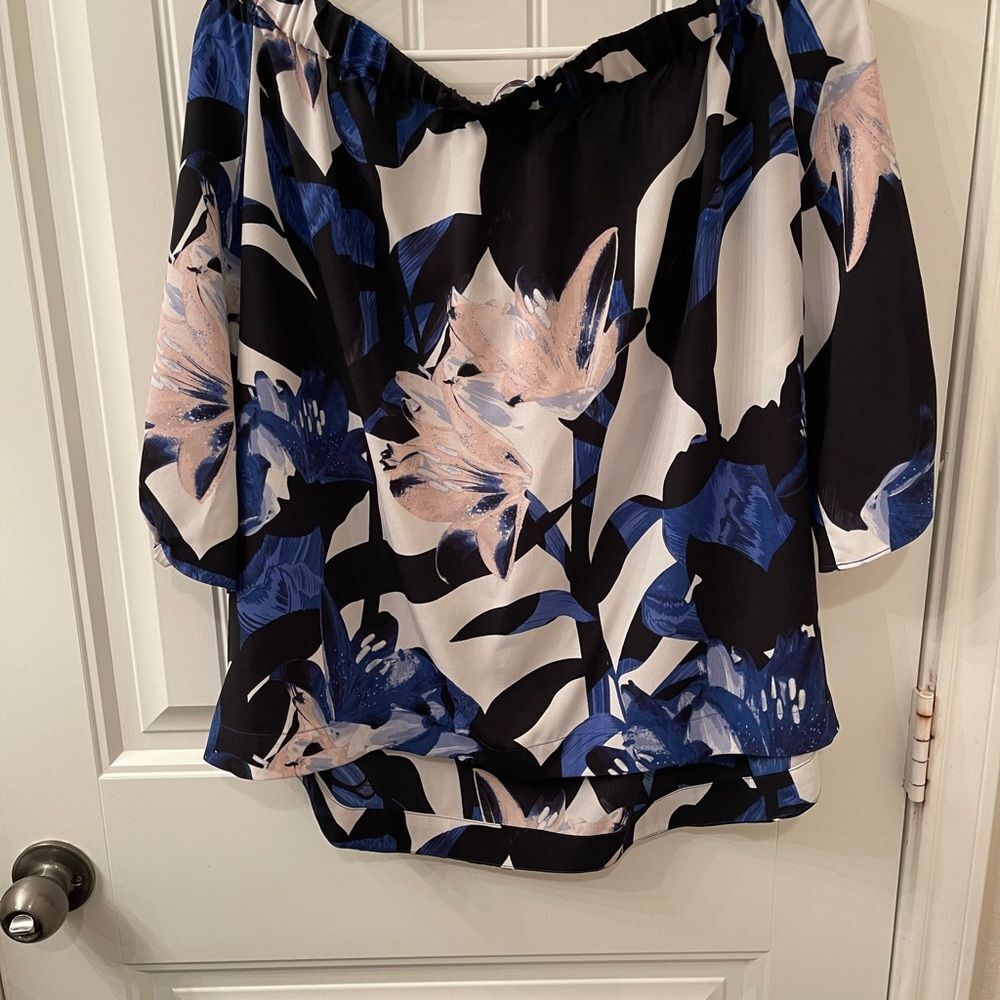 1. State Women’s Large Blue & Black Floral Off-The-Shoulder Blouse Sleeve Knot - Picture 3 of 9